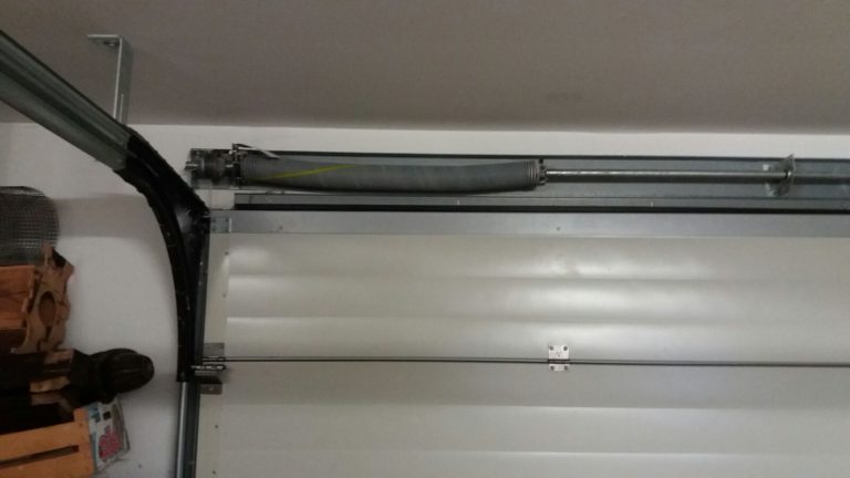 Einbau eines Garagentor Motor von Somfy in Dachau